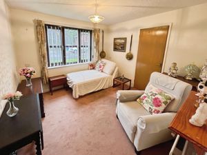 Lounge- click for photo gallery